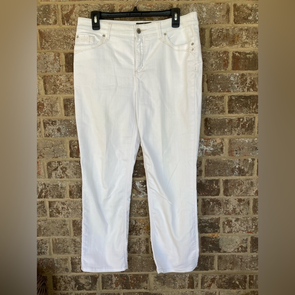 So Lifting so slimming capris by Chico’s size 8 
Embellished with rhinestones